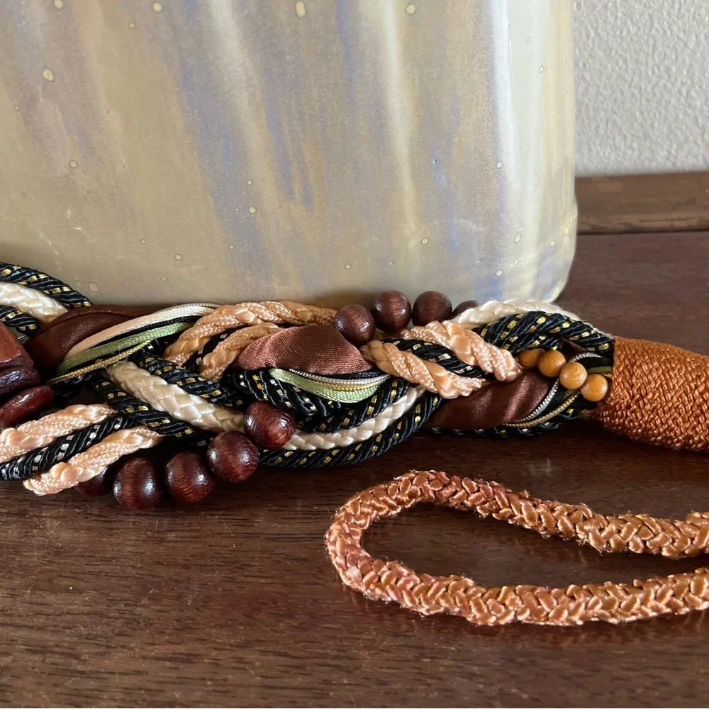 70’s fashion cords macrame style belt with gold hook closure - Picture 3 of 7